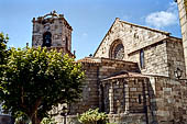 La Coruna, Galizia Spagna - Chiesa di Santiago di epoca medioevale, absidi con la bella torre campanaria.